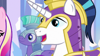 Shining Armor welcomes Thorax to the Empire S6E16