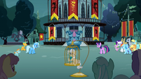 A magic duel at Town Square S3E5