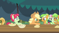 Applejack slide to the left S3E8