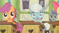 Scootaloo looks amazed by Granny Smith's story.