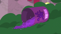 Empty canister of goo powder S8E16