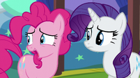 Pinkie nervously laughs S5E19