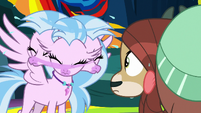 Silverstream shaking herself dry S9E3