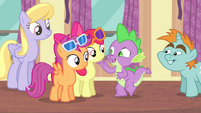 Spike "cheer up" S4E19