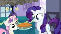 Sweetie Belle baked a Pie!