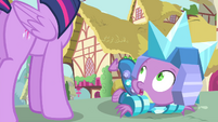 Twilight discovers Spike S4E23