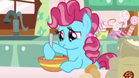 Young Chiffon Swirl baking S7E13