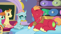 Big Mac substituting in Rarity's class S9E20