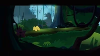 Daring Do hooves on fallen tree S2E16