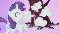 Rarity giggling S1E2