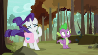 Rarity with windswept mane; Spike sees Peewee S8E11