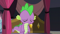 Spike hangs his head in shame S5E10