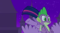 Twilight flies down S5E12