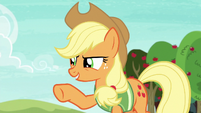 Applejack --beatin' the hide off of Braeburn's team-- S6E18