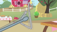 Applejack ringing triangle S1E01