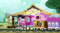 Friendship Express pulling into the station S7E24