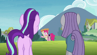 Maud and Starlight looking at Pinkie S7E4