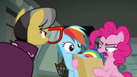 Pinkie Pie reading libelous news articles S7E18