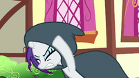 Rarity covers her mane again S7E19