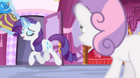 Rarity levitating the dresses S4E19