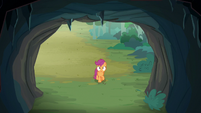 Scootaloo looks at the cave entrance S7E16