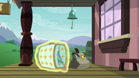 Sunburst's heavy luggage in a magic aura S7E24