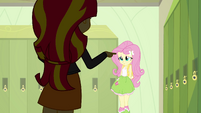 Sunset Shimmer confrontando Fluttershy EG