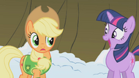 Applejack relents S1E11