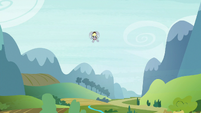 Derpy the mailmare flying into view S6E25