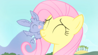 Fluttershy and the baby bat S4E07