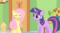 Fluttershy to be a model S1E20