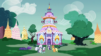 Rarity and contest judges return to Carousel Boutique S7E9