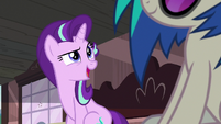 Starlight Glimmer talking to DJ Pon-3 S7E24