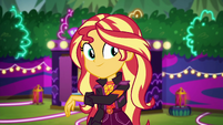 Sunset guides Pinkie to the photo booth EGSBP