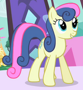 Sweetie Drops in Rarity's boutique S1E20