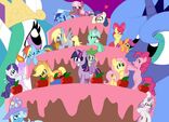 Closeup of Celestia on the left behind the cake