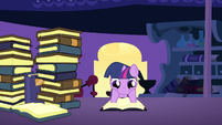 Twilight reading book S01E23