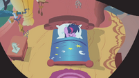 Daybreak in Twilight's bedroom S1E09