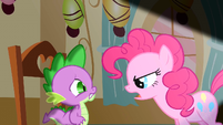 Pinkie Pie faces Spike S1E25