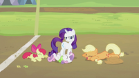 Apple Bloom, Sweetie Belle and Applejack laughing S2E05