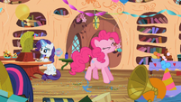 Pinkie Pie pops a party balloon S02E10