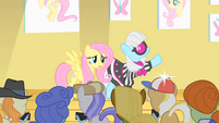 Photo Finish introducing Fluttershy to the paparazzi S1E20