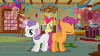 Sweetie Belle and Scootaloo show their blank flanks S1E12