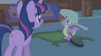Twilight instructing Spike to stay behind S1E09