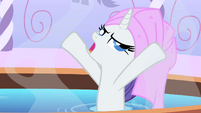 Rarity waving arms S01E20