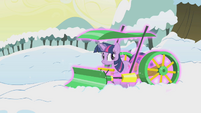 Twilight's snowplow starts to move S1E11