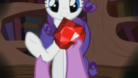 Flashback Spike places ruby in Rarity's hand S2E10
