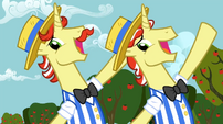 Flim Flam hooves outstretched S02E15