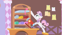 Sweetie Belle Reaches for Ribbon S1E17