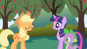 Applejack tells Twilight about being in charge of the food S01E01.png